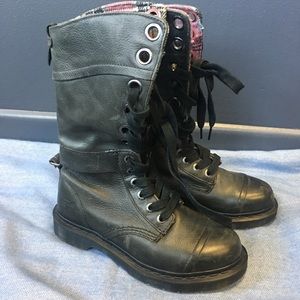 Dr. Martens Triumph 1914 Tall Black Mirage Boot